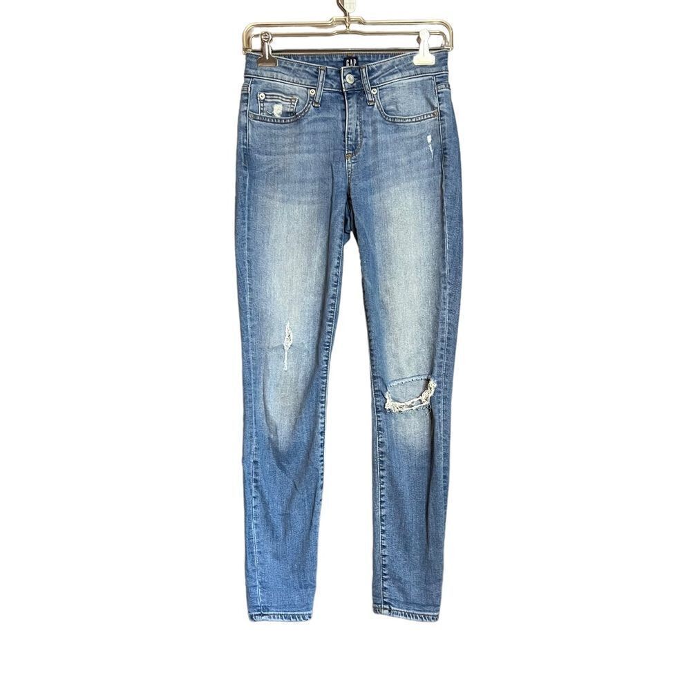 3 for $30! Gap light wash curvy true skinny jeans